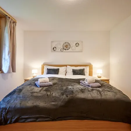 Great Location, Spacious, Views, Modern Lejlighed