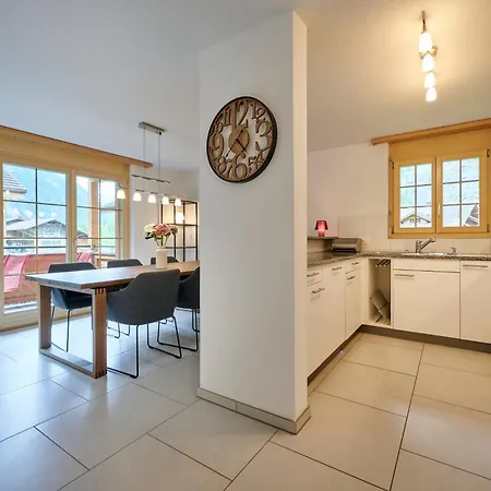 Great Location, Spacious, Views, Modern *