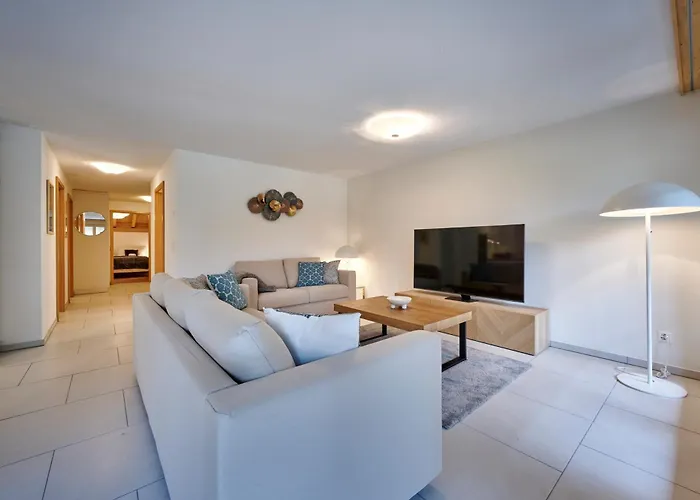 Apartman Great Location, Spacious, Views, Modern *