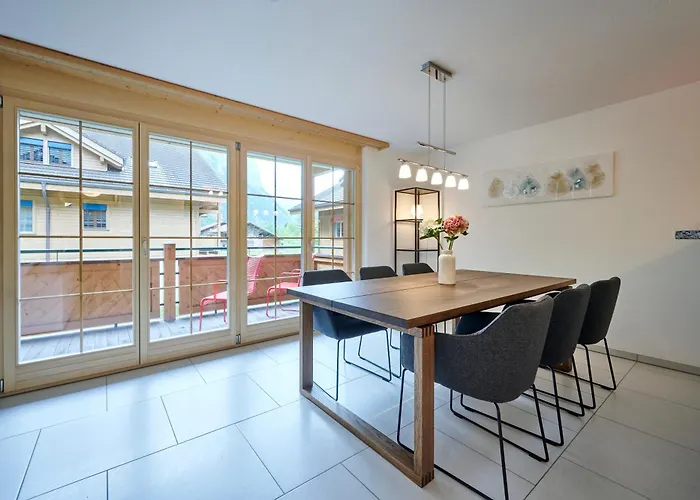 Apartman Great Location, Spacious, Views, Modern *