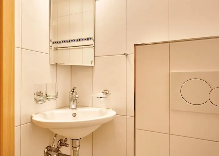 Great Location, Spacious, Views, Modern *