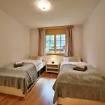 Lägenhet Great Location, Spacious, Views, Modern