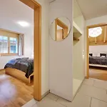 Great Location, Spacious, Views, Modern Lägenhet *