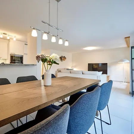 Great Location, Spacious, Views, Modern *