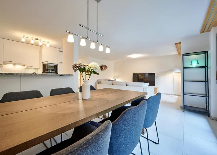 Great Location, Spacious, Views, Modern *