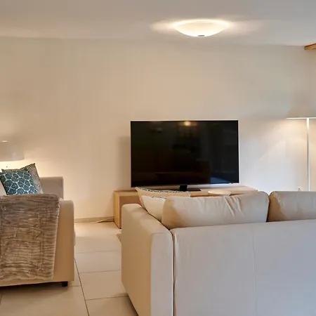 Great Location, Spacious, Views, Modern Διαμέρισμα *